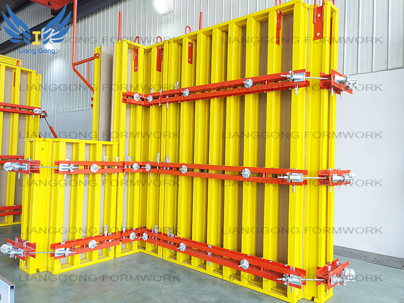 Какой толщины стальная опалубка?