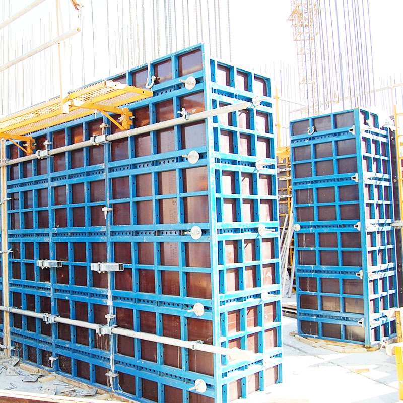 Чем отличается деревянная опалубка от стальной?